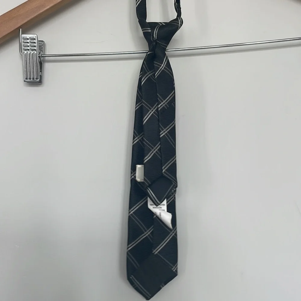 Children's Place Black Adjustable child tie Sz 24M-4T EUC